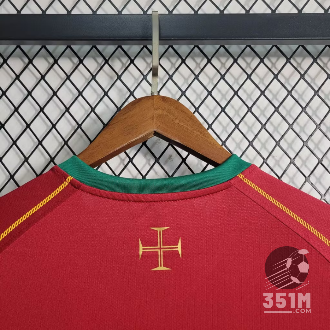 Maillot Rétro Portugal Domicile – Saison 2006 Cristiano Ronaldo
